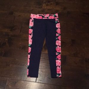 EUC navy with floral accent workout leggings!